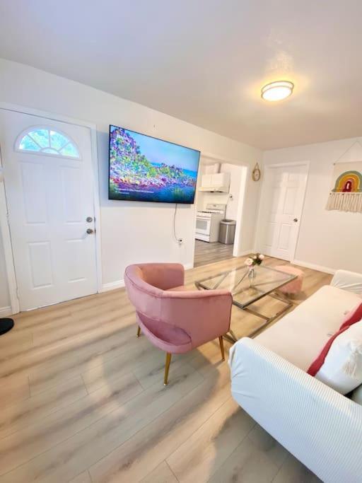 Pink Cozy House 2 Bedrooms Rosemead Exteriör bild